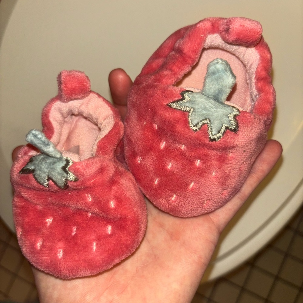 Newborn Carters Strawberry Slippers